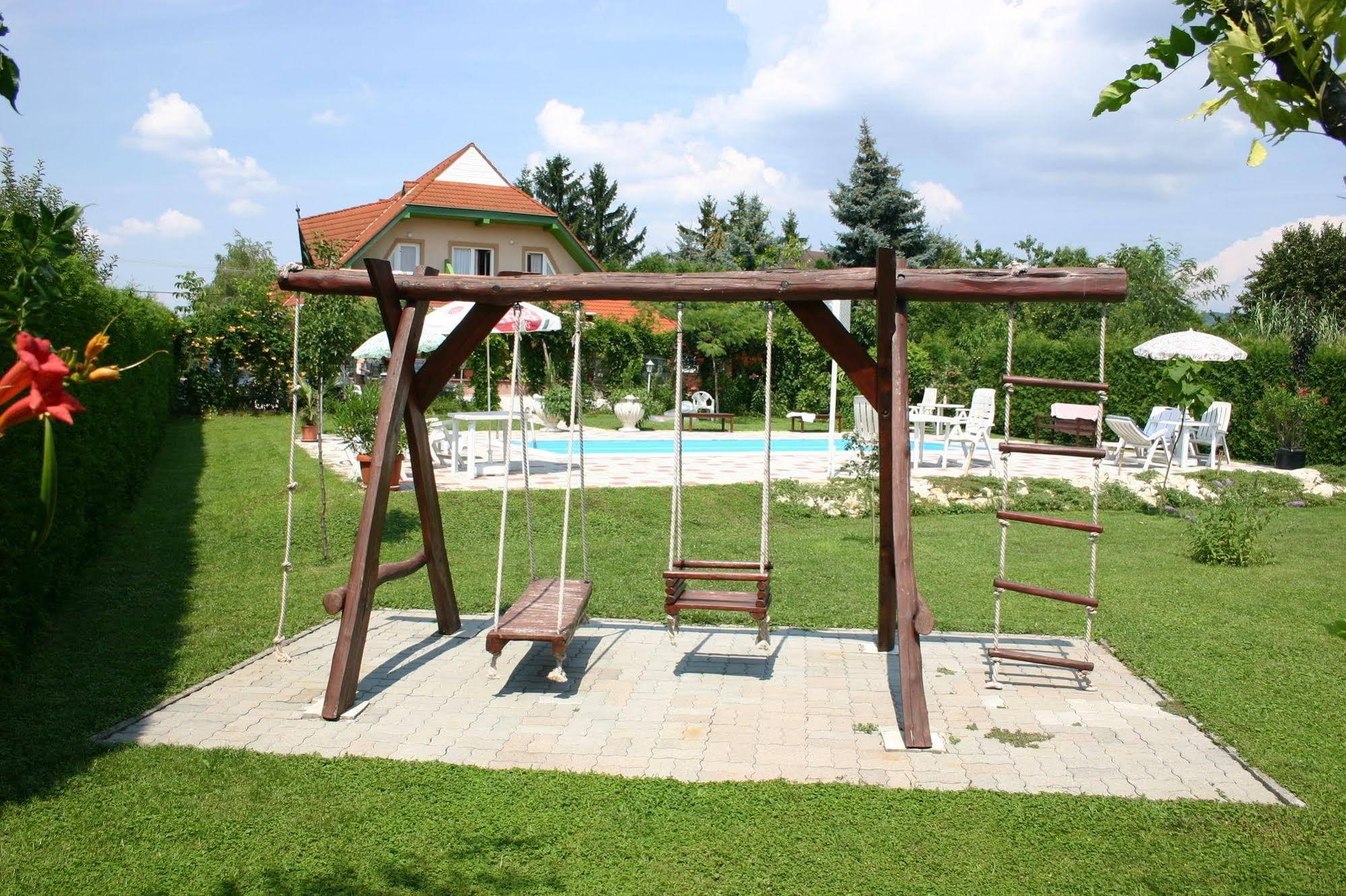 Lorelei Pension Adults Only Gyenesdiás Buitenkant foto