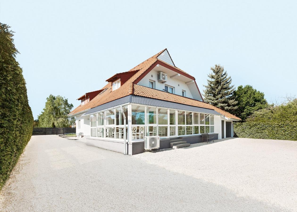 Lorelei Pension Adults Only Gyenesdiás Buitenkant foto