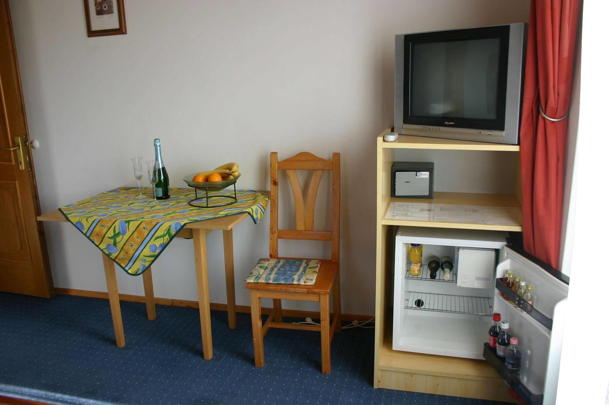 Lorelei Pension Adults Only Gyenesdiás Buitenkant foto